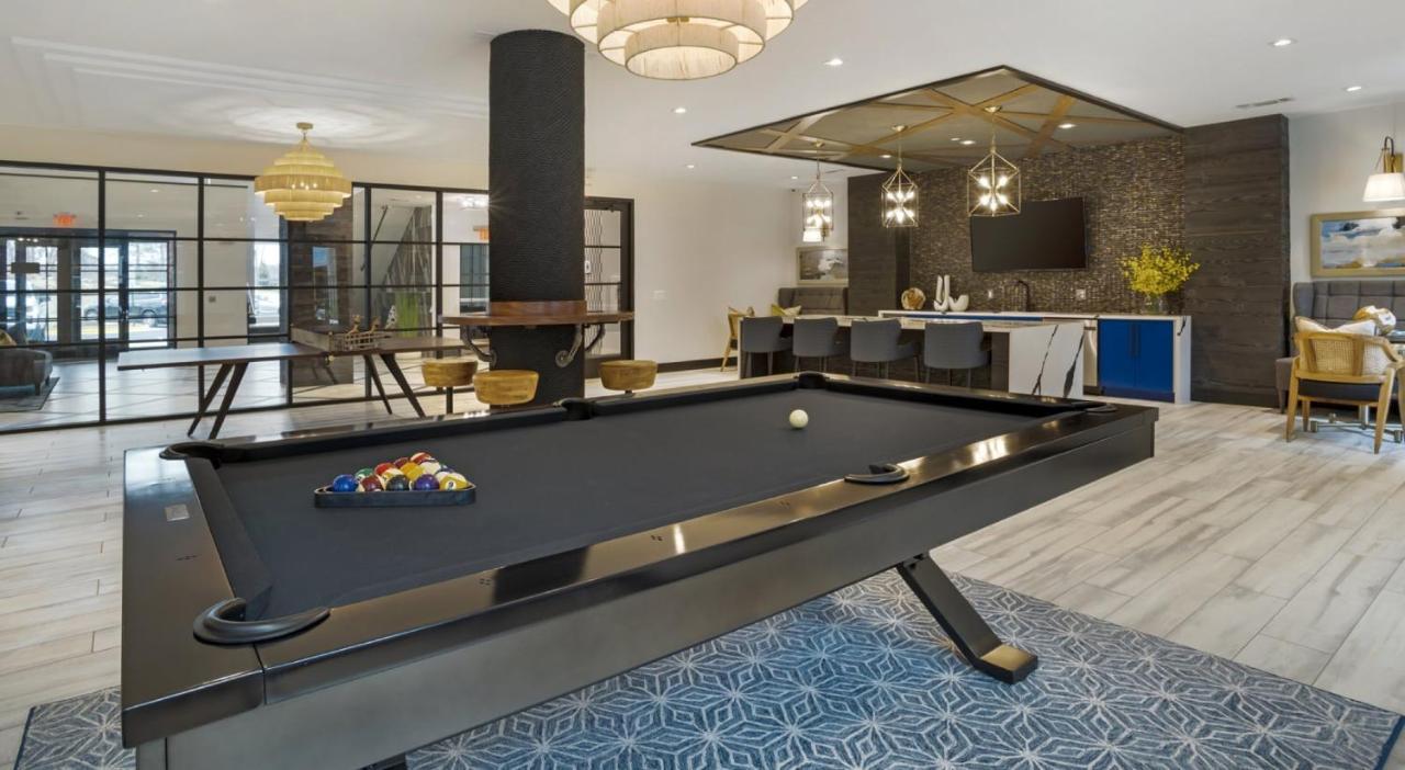 Grand Luxury Premium Vaulted Ceilings Daire Woodbridge Dış mekan fotoğraf