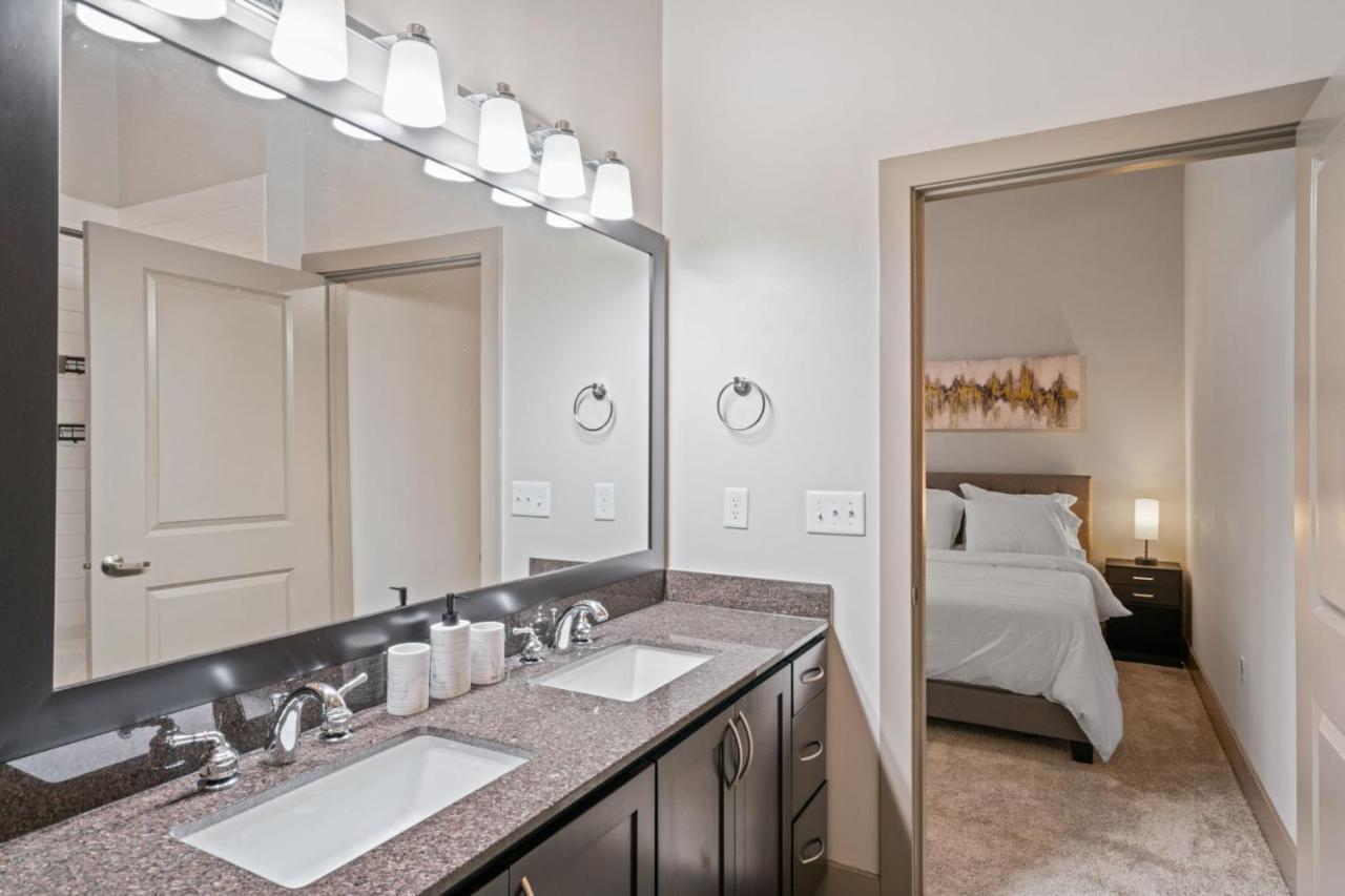 Grand Luxury Premium Vaulted Ceilings Daire Woodbridge Dış mekan fotoğraf
